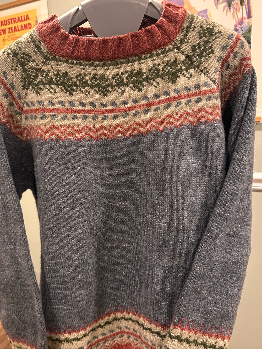 Woman’s Gray Fair Isle style Crewneck Sweater -Rust Accents-
Size SM